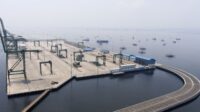 Kapal besar tidak usah ke SIngapura setelah Pelabuhan Kalibaru beroperasi
