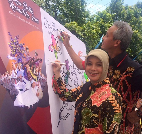 Ganjar Pranowo : Meminta Masyarakat di Wilayahnya Untuk Melestarikan Budaya Membatik