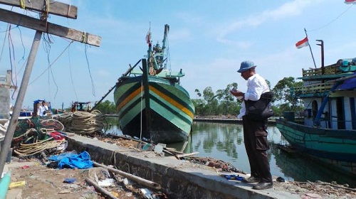 Pelarangan Jaring Cantarang, Puluhan Nelayan di Tegal Mogok Melaut