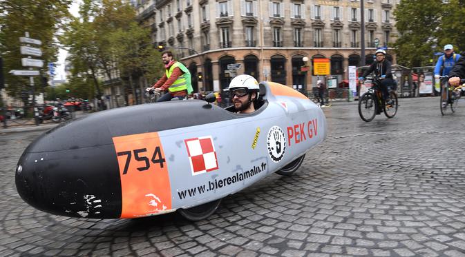 Cara Unik Warga Prancis Nikmati Car Free Day di Paris