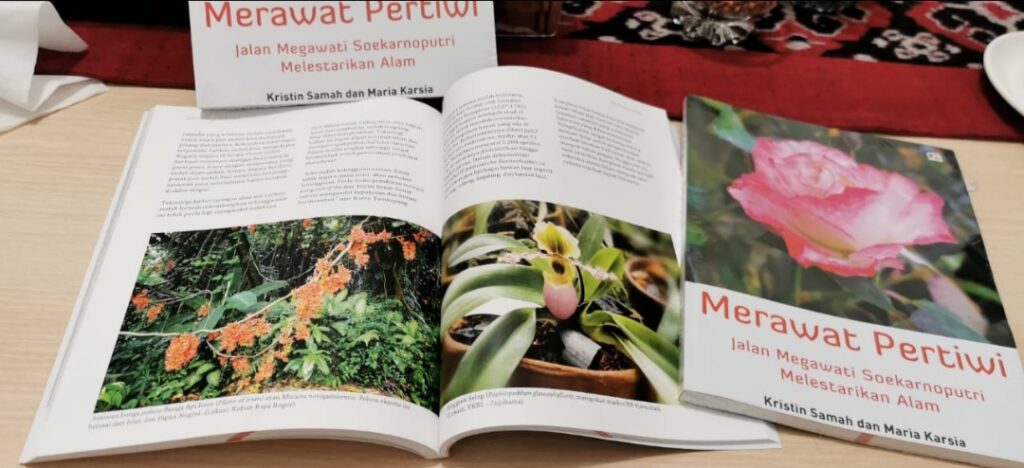 PDI Perjuangan Hadiahkan Buku Khusus “Merawat Pertiwi” Untuk Ulang Tahun Megawati Soekarnoputri