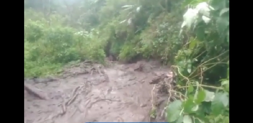 Aneh!! Banjir Bandang Lumpur di Atap Gunung Slamet, Kecamatan Pulosari Pemalang