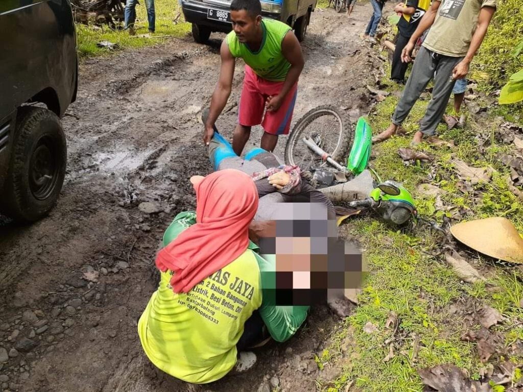Seorang Perempuan Di Pemalang Ditemukan Tergeletak Tak Bernyawa Di Samping Motornya