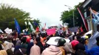 Ribuan Buruh Gelar Aksi Demo Tolak Kenaikan UMK, Ini Besarannya