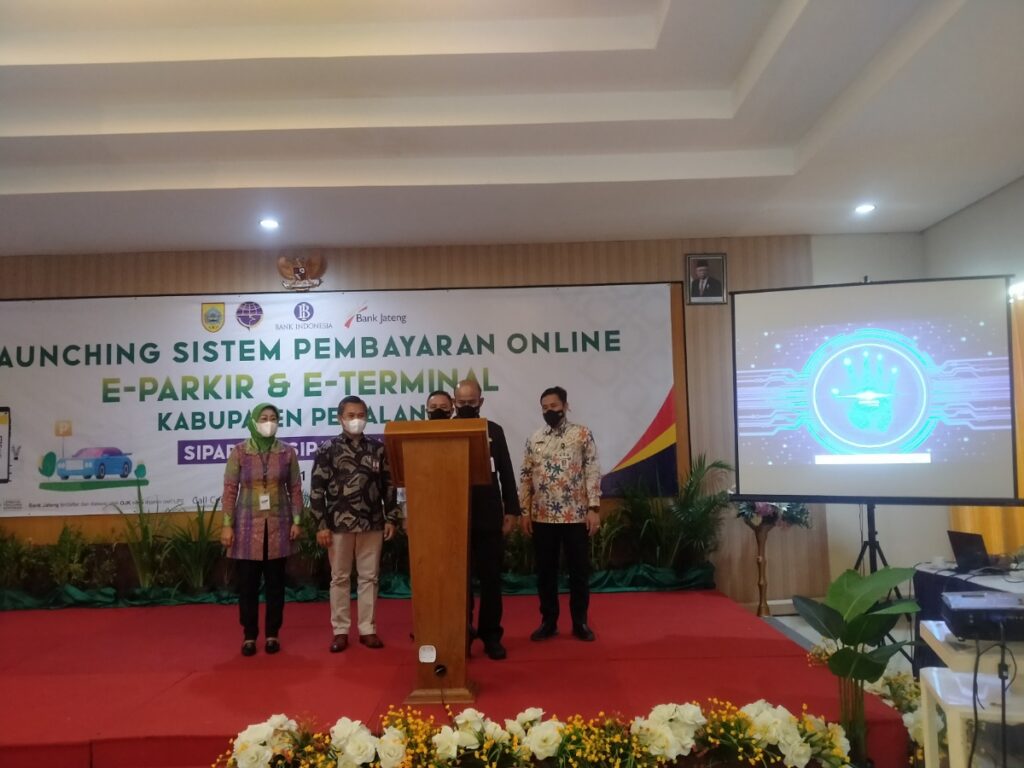 Praktis! Bayar Parkir dan Retribusi Terminal Secara Online