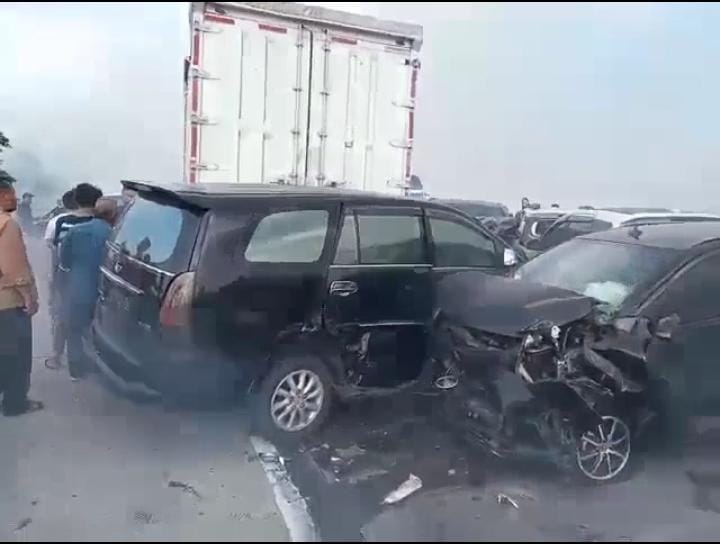 Kecelakaan beruntun di Jalan Tol Pejagan - Pemalang KM 252, Apa Penyebnya?
