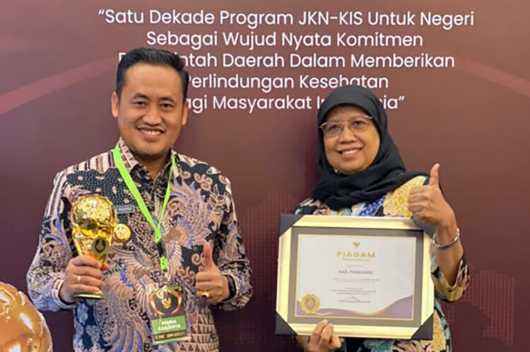 Program UHC Pemalang Diganjar Penghargaan