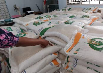 Penuh Ulat, Beras Bantuan di Pemalang Tak Layak Konsumsi
