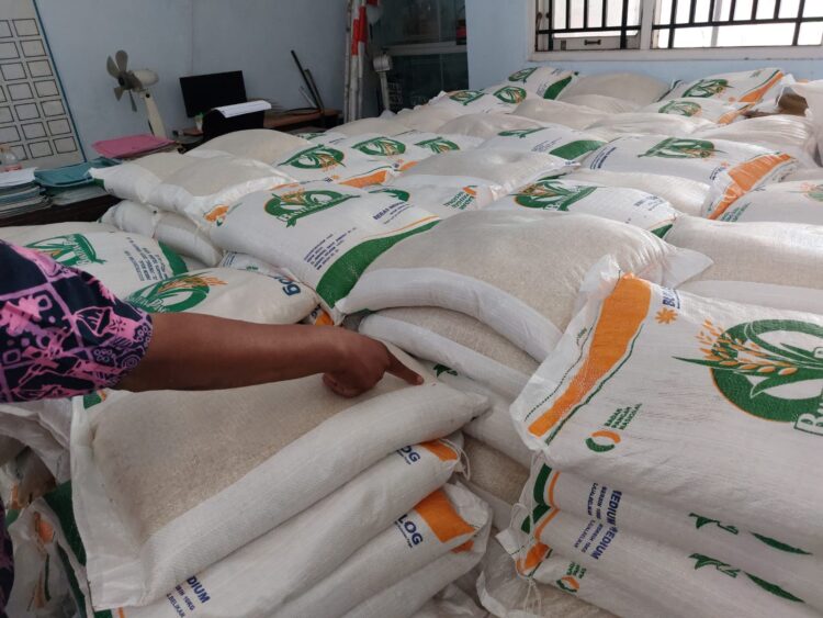 Penuh Ulat, Beras Bantuan di Pemalang Tak Layak Konsumsi