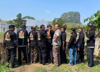 Sambangi Desa Gongseng, Anom Widiyantoro Bakal Permudah Akses Jalan 