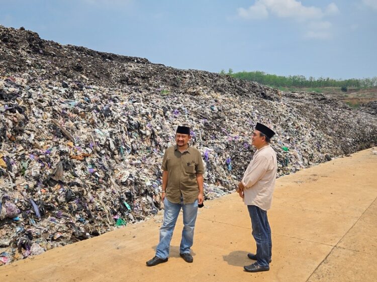 Berani! Dialog dengan Warga di eks TPA Pesalakan, Paslon An-Nur Bakal Lakukan Penataan dan Perbaikan Tata Kelola Sampah Pemalang