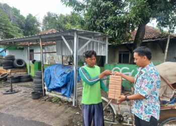 Jumat Berkah, Perumda Air Minum Tirta Mulia Bagikan Makanan Gratis ke Masyarakat