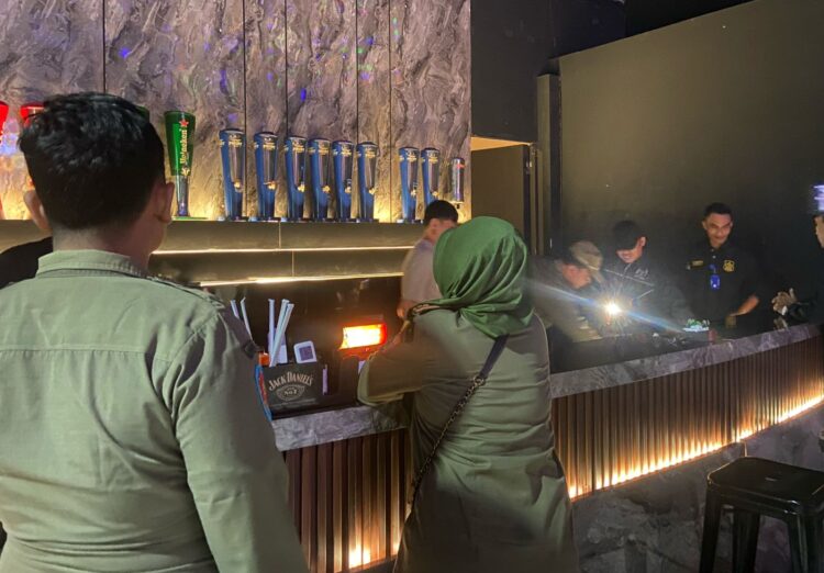 Cegah Peredaran dan Penjualan Minuman Alkohol, Satpol PP Pemalang Datangi Tempat Karaoke