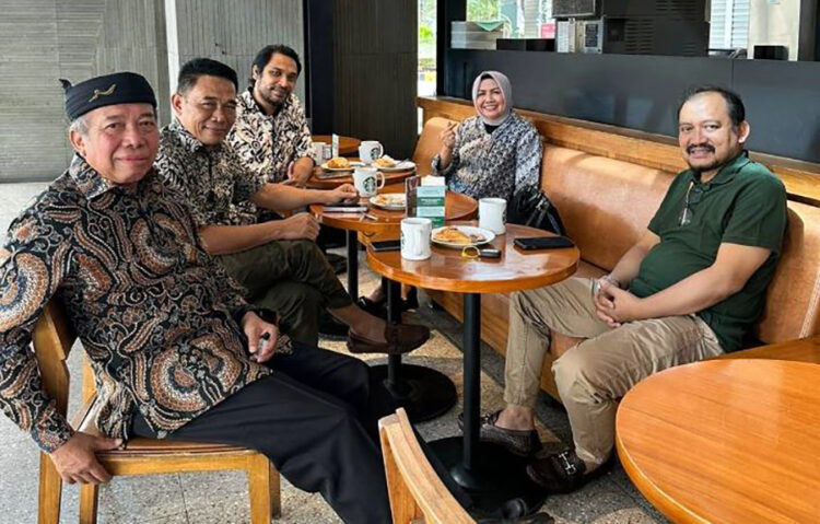 Jalin Sinergi, Kepengurusan Baru IKMAL Telah Diserahkan Kepada Bupati Pemalang