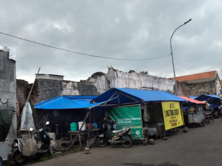 Tembok Miring di Dekat Alun-alun Pemalang, BPBD Imbau Warga Agar Waspada