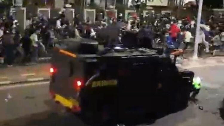 Dilindas Brimob, Driver Ojol Meregang Nyawa di Tengah Aksi Massa