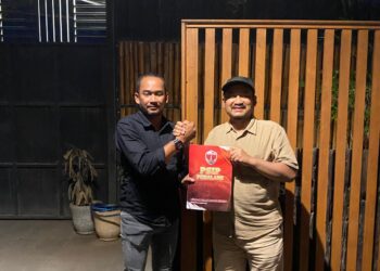 Foto Bersama Bupati dan Manajer Baru PSIP.