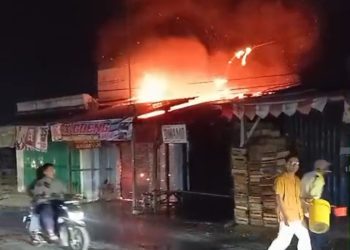 Malam Takbiran, Toko Dekat Pasar Pemalang Terbakar